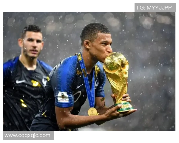 全球最受关注的几位足球明星盘点 热门球员的风采与成就 全球最受关注的几位足球明星盘点 热门球员的风采与成就