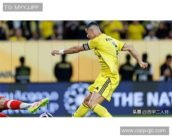 铁汉柔情的足球明星如何在绿茵场上展现坚韧与温情的完美融合